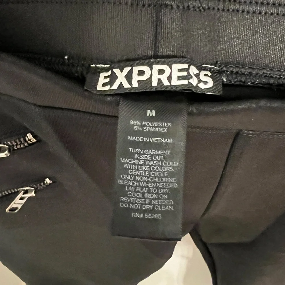 Express Women's Black Faux Leather Mid Rise Leggings Size M - Picture 4 of 5